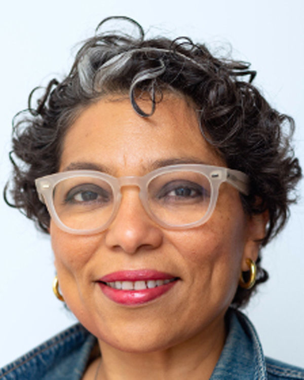 Mug: Claudia Castro Luna
